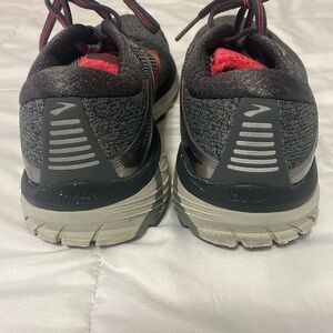 Brooks DNA Tennis